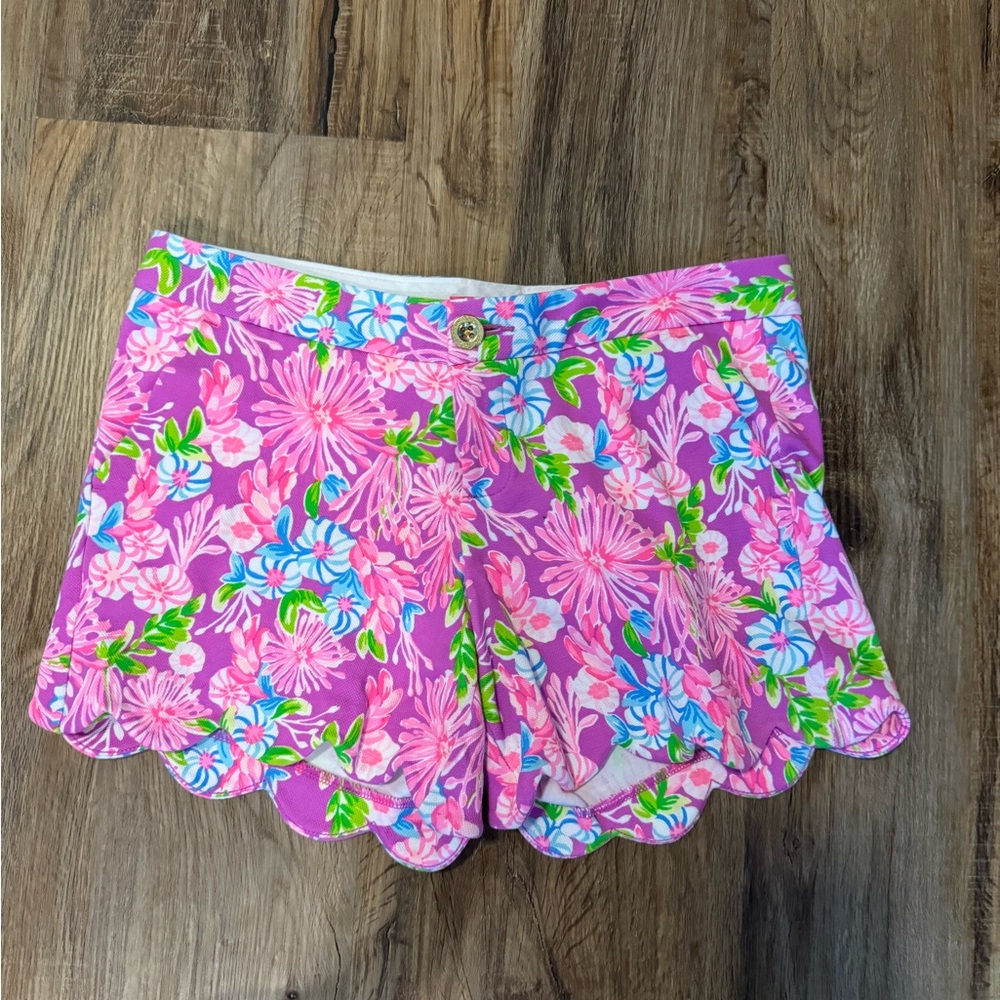 Lilly Pulitzer/ Size 4/ Scalloped shorts